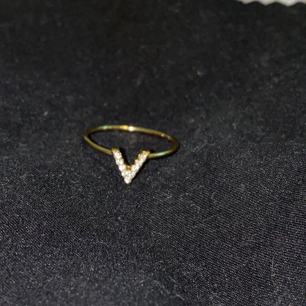 Dainty gold ring with cz’s